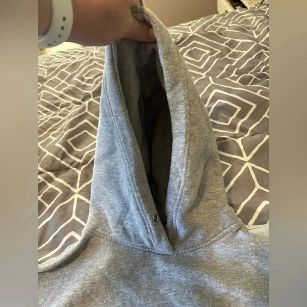 PRETTY LITTLE THING CROPPED GRAY HOODIE medium - Picture 8 of 12